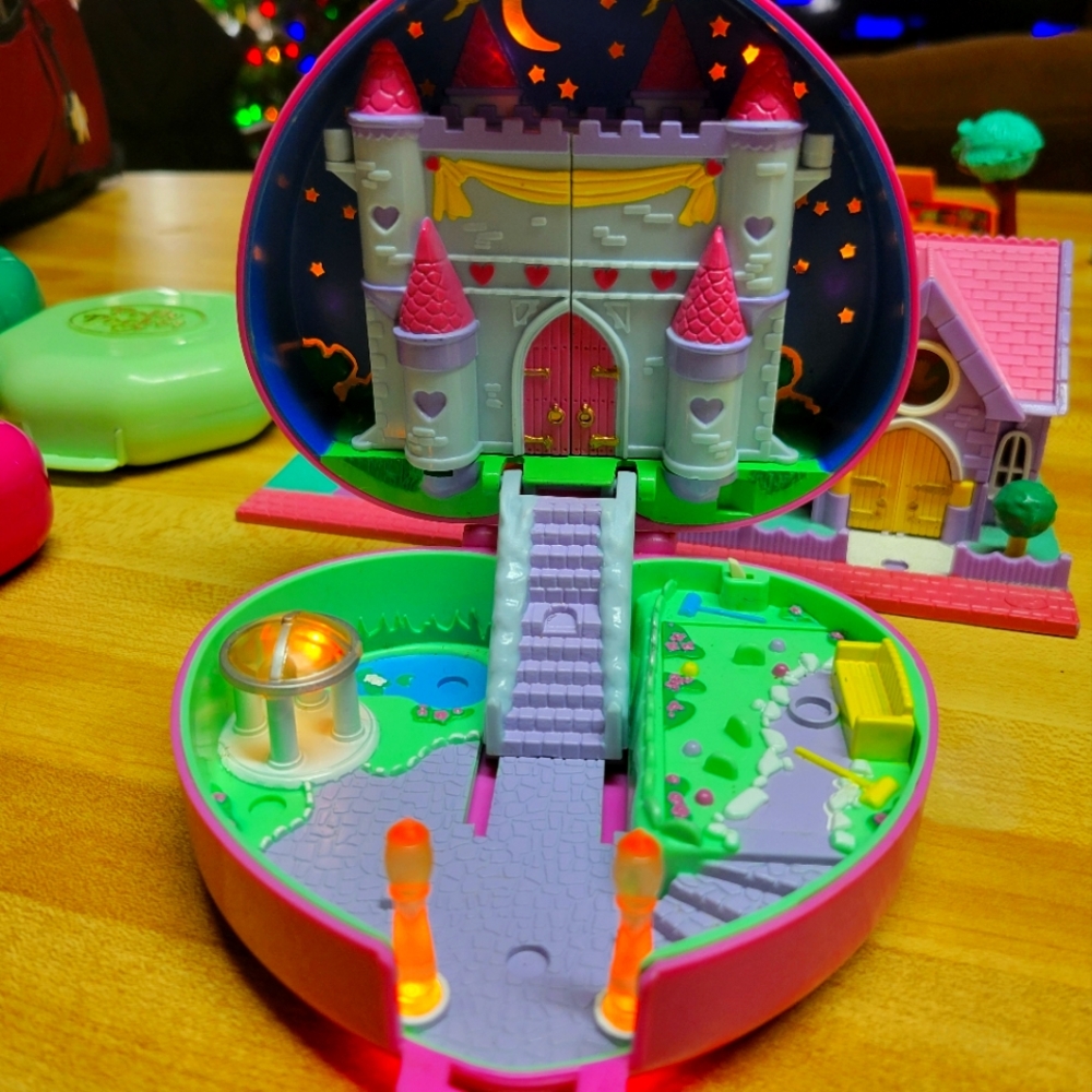 1992 Polly Pocket starlight Castle with working lights.